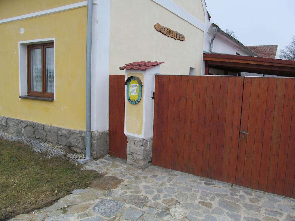 Pension Otevek Trhové Sviny エクステリア 写真