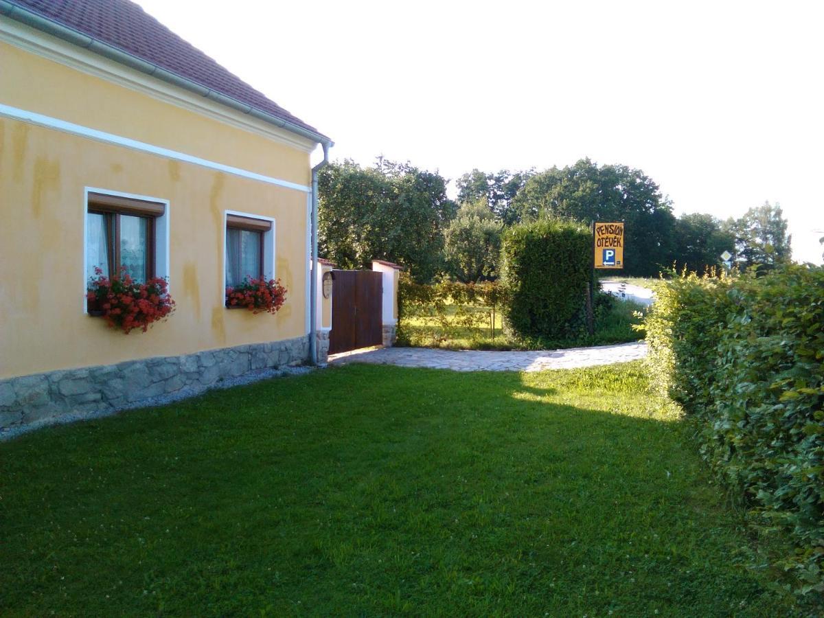 Pension Otevek Trhové Sviny エクステリア 写真